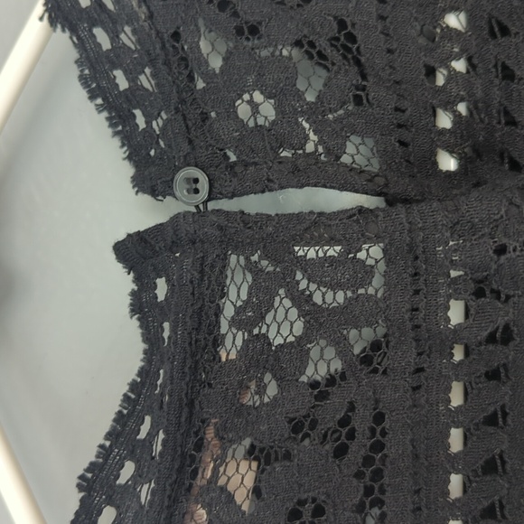 LOFT Brand Crochet Lace Floral Mock Neck Three Quarter Sleeve Top Large L - Picture 7 of 7